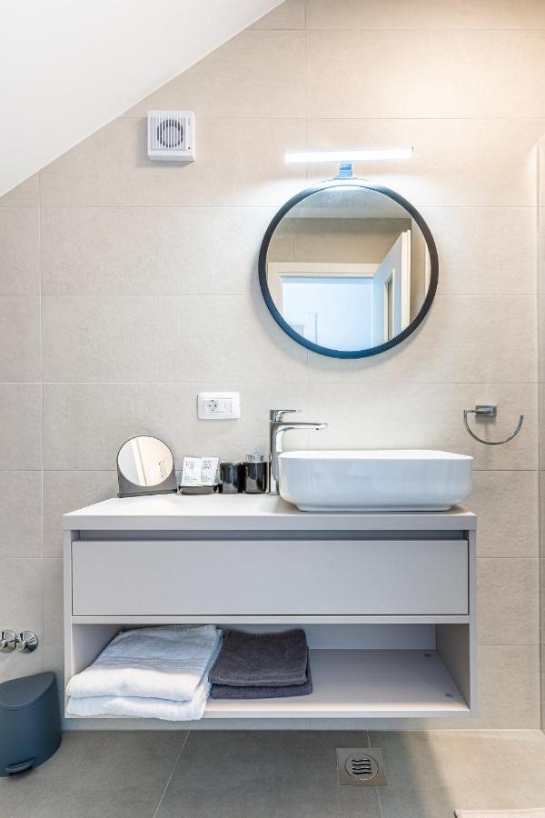 New 4 Star Apartment M&A In Town Cres Eksteriør bilde